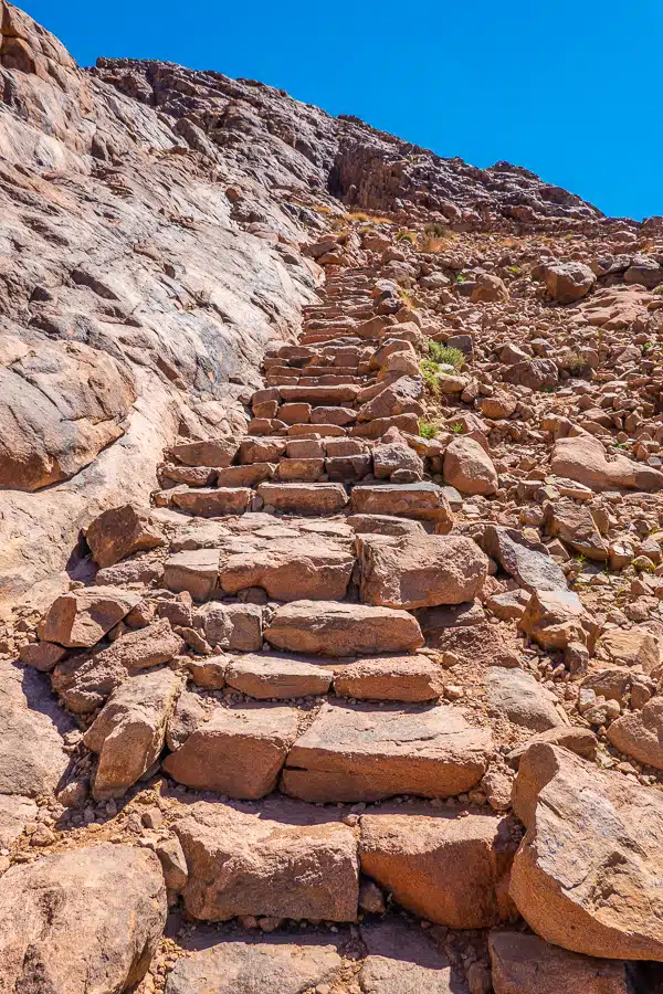 الطريق القديم جبل موسى.