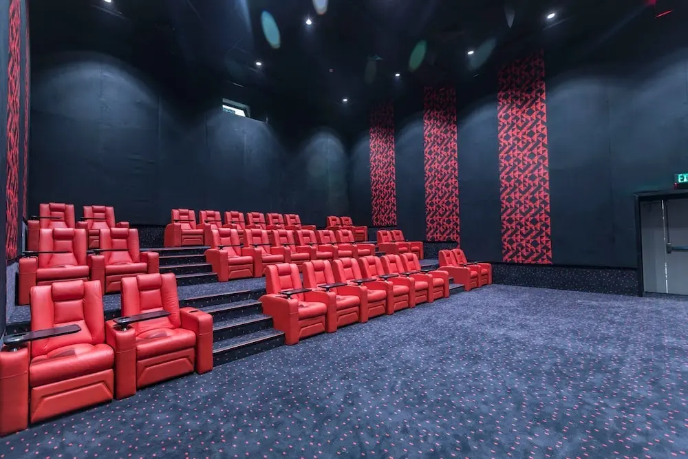 مجمع سينمات UNIVERSAL CINEMAS.