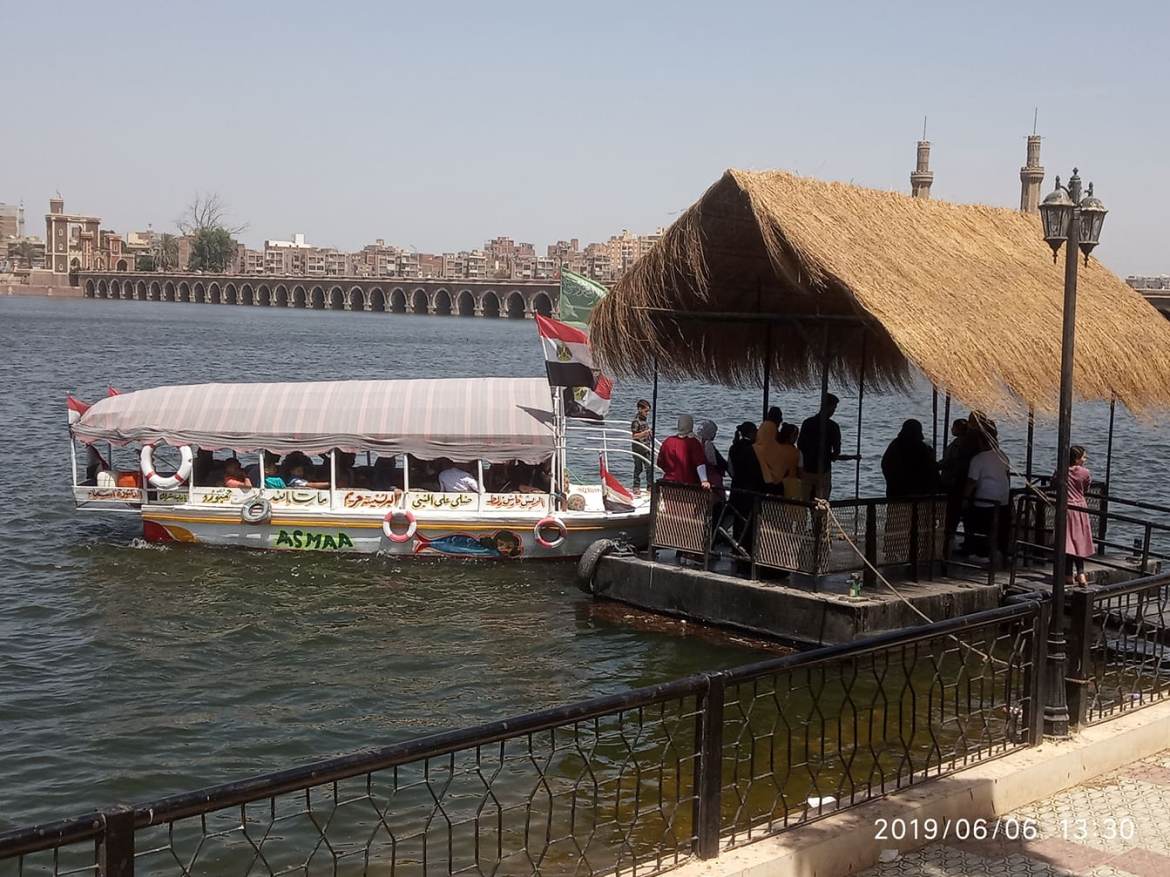 قصور للبيع في الخصوص